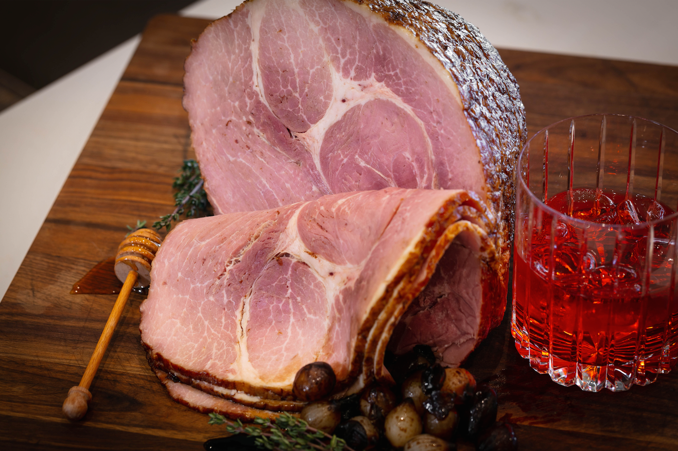 HOLIDAY HAM RECIPE: HONEY-GLAZED SPIRAL HAM WITH BALSAMIC ONIONS
